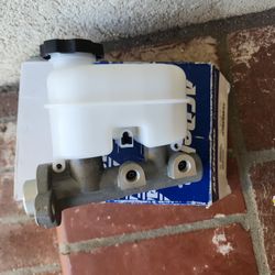 AC DELCO MASTER CYLINDER