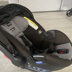 Britax infant carseat with inserts $20