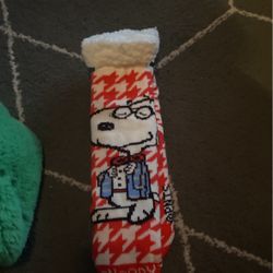 NWT Snoopy Fleece Lines Slipper Socks Approximately Size 7 