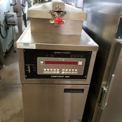 Used Henny Penny 600C - Chicken Pressure Fryer Natural Gas 