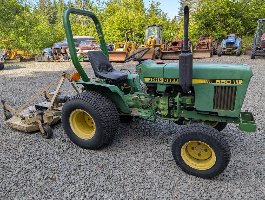 John Deere 650 Tractor with Finish Mower