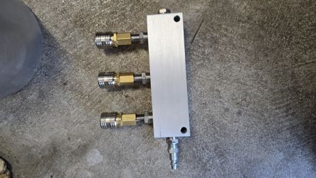 Cash only.3 way splitter.  air Manifold. If it's listed, it's available.