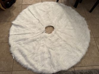 Berkshire Faux Fur Tree Skirt