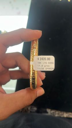 18k Bangle Bracelet