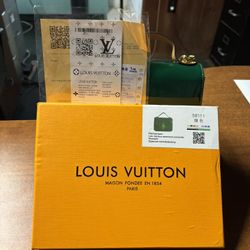 Louis Vuitton Patent Leather Purse 