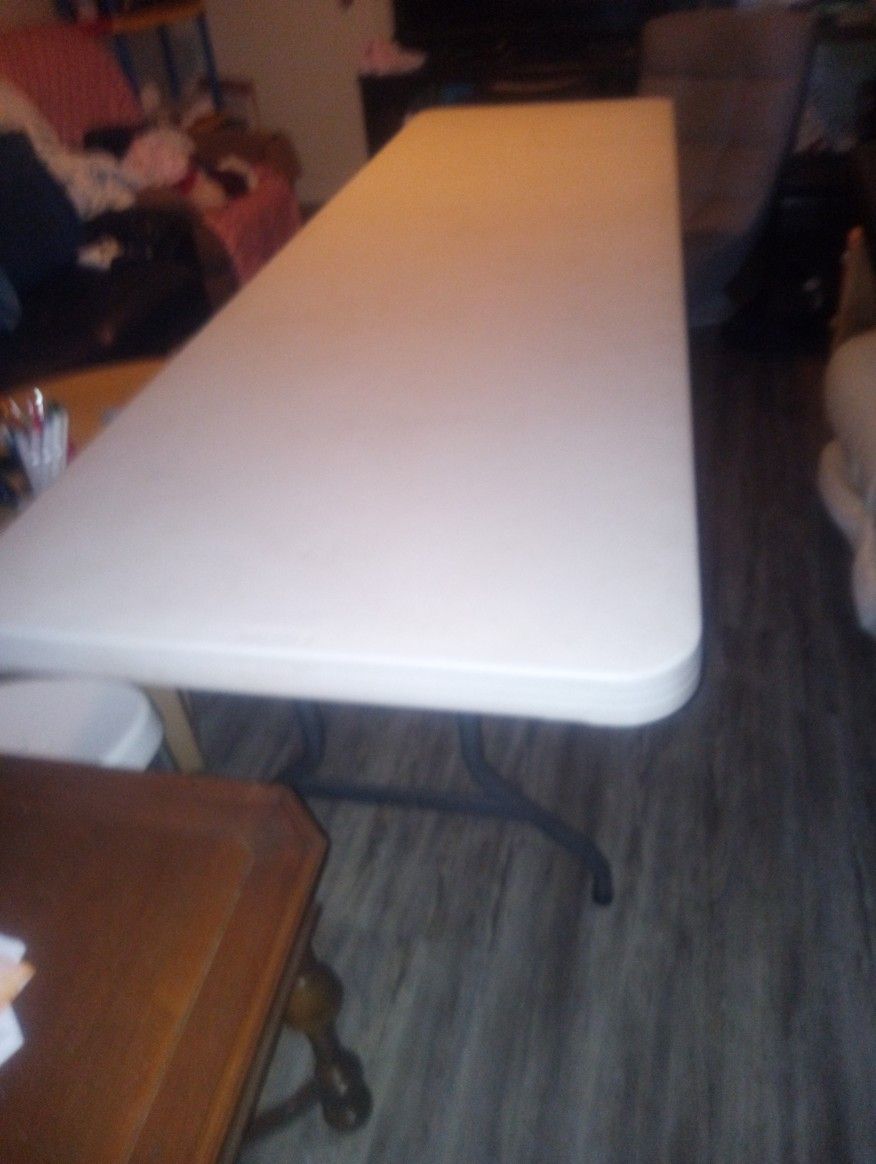 Banquet Great Table About 9 Ft Long Maybe Over about 2 Ft Wideabout $75.00 Or Less Best Offer 