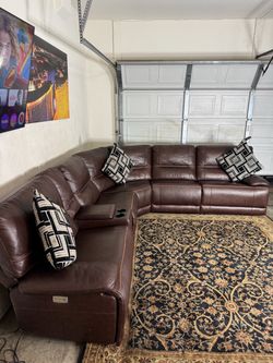 * Like New * Ashley Furniture 6pc genuine leather Reclining sectional sofa ( Free Delivery )