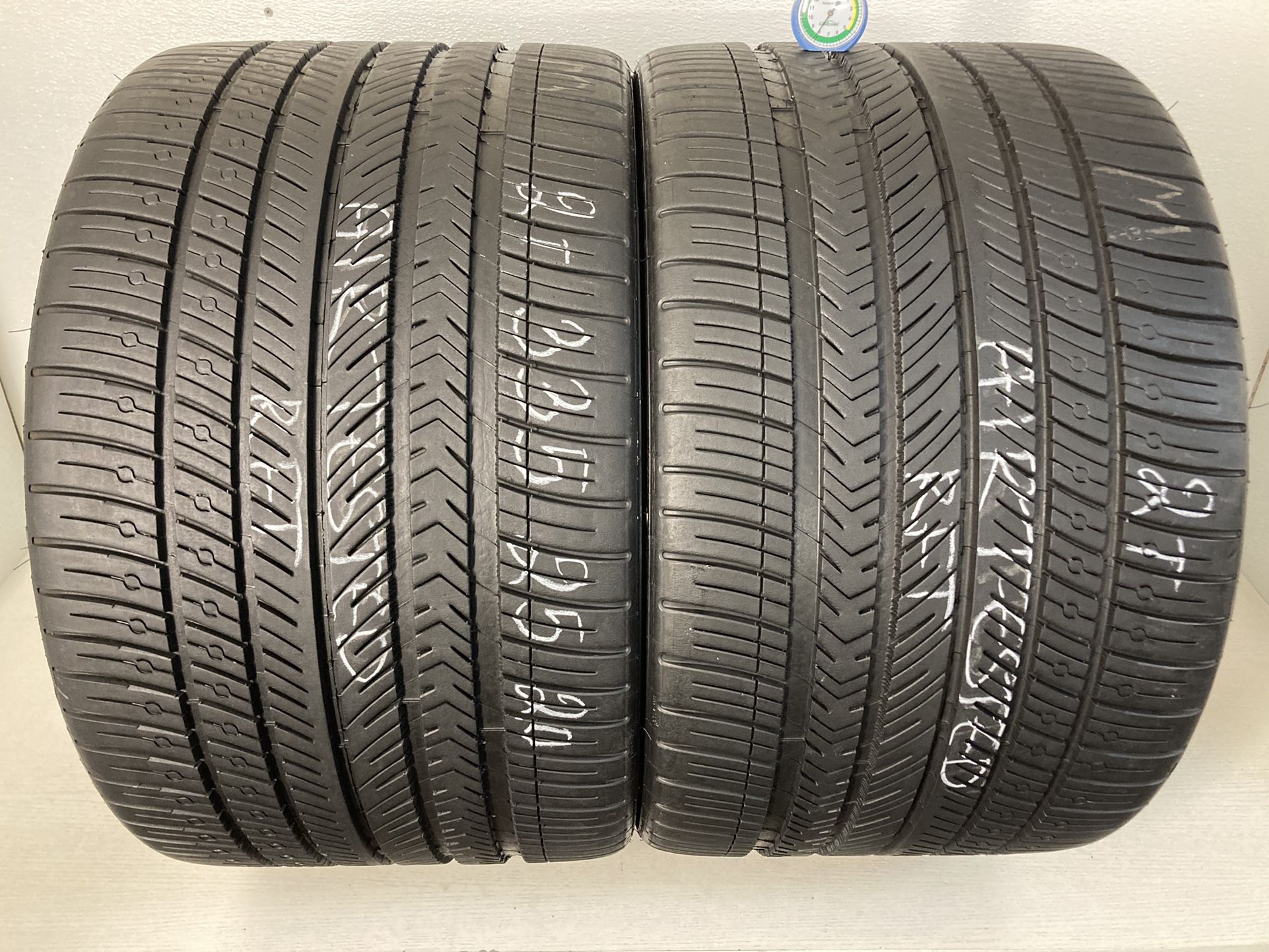 2 Tires 335 25 20 Michelin Pilot Sport All Season 4 Zp Run Flat Like New No Repairs