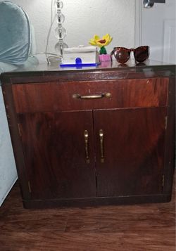 Vintage Wooden Dresser – Solid & Stylish (Must Go!)