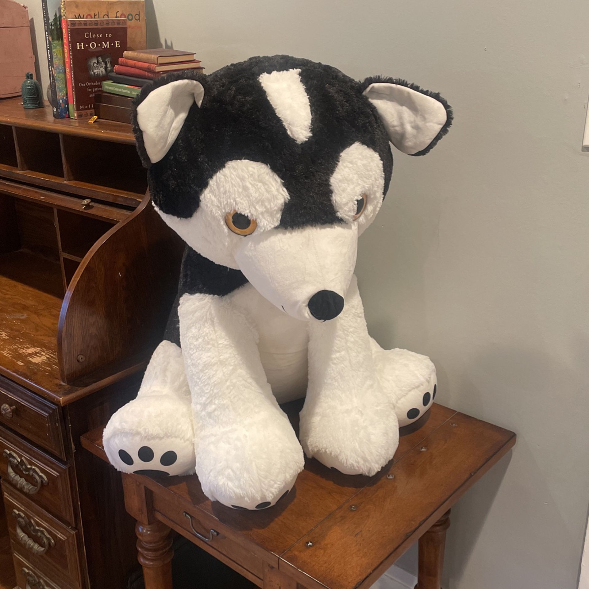 Oversized Husky Stuffed animal…New! 