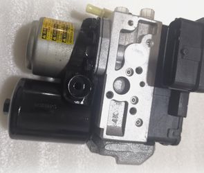 ABS Module / ABS Pump Assembly – OEM – Good Condition