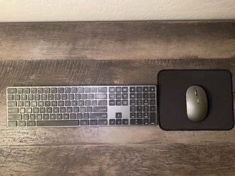 Amazon Basics Ultra Premium Wireless Keyboard and Mouse Combo