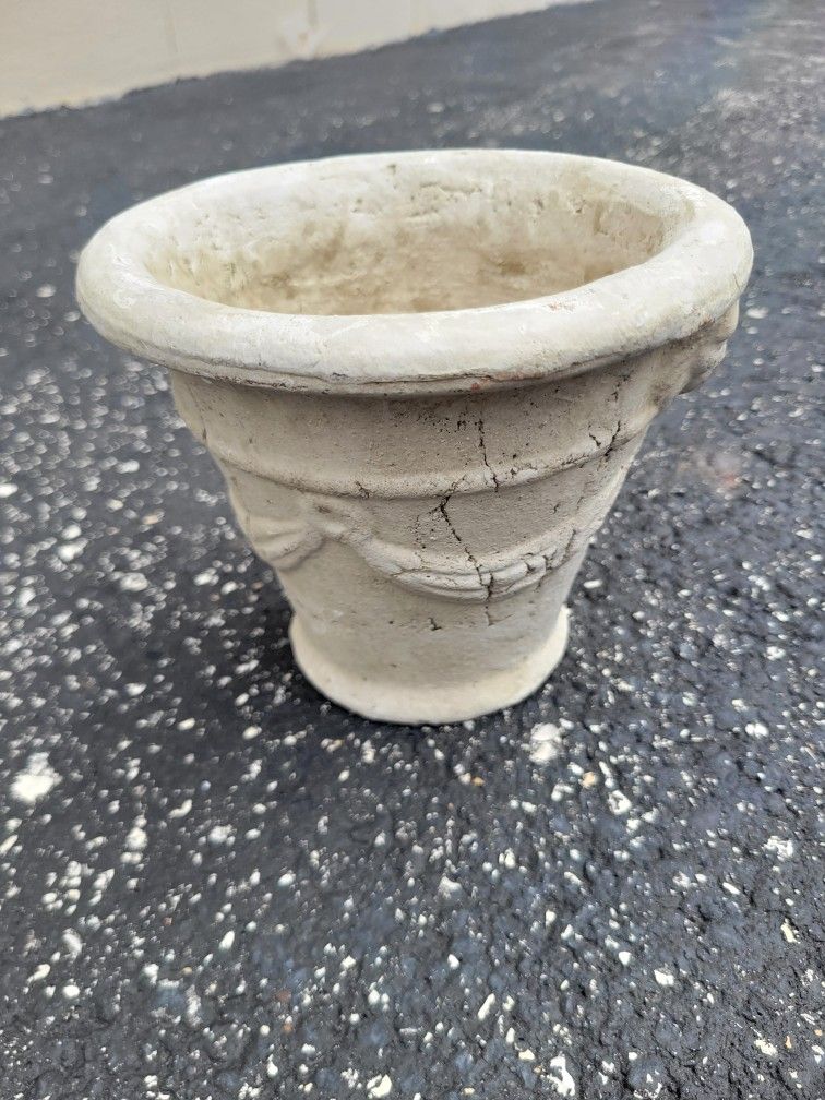 Small Flower Pot 5"