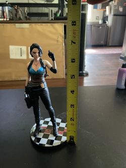 RESIDENT EVIL JILL VALENTINE STATUE