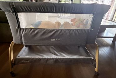 Bassinet/Bedside sleeper,and rocking mode