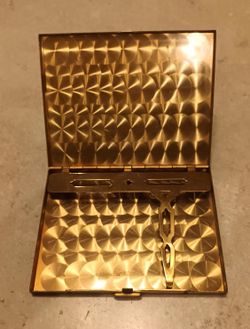 marhill cigarette case Vintage Marhill Genuine Mother Of Pearl Cigarette Case. for Sale in Peoria,  AZ