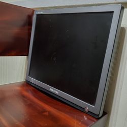 Computer Monitor (All Working) Cables Included,   