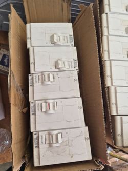 Breakers leviton