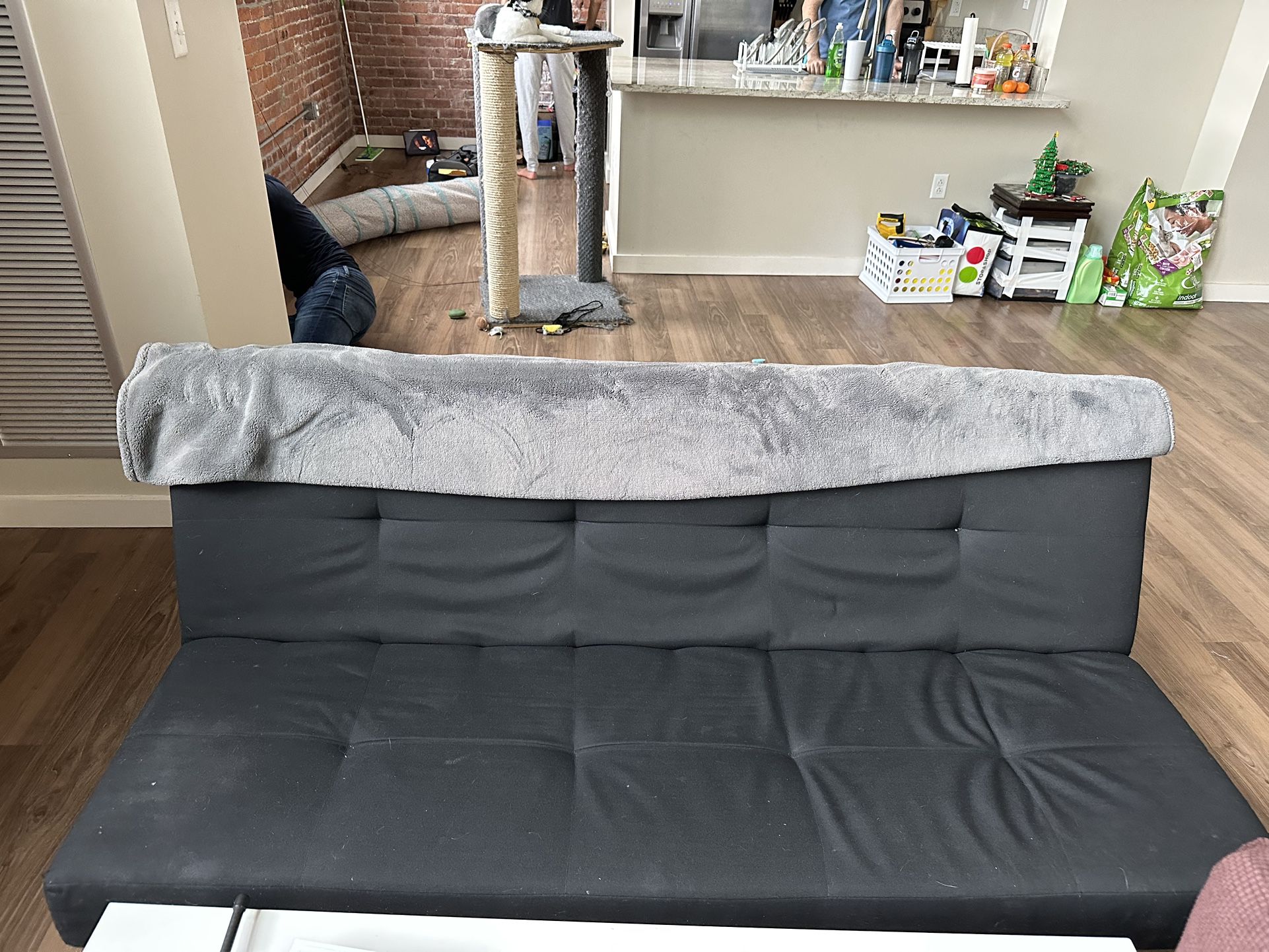 black futon 