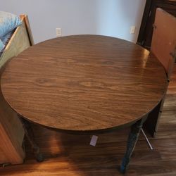 Round Table with Leaf