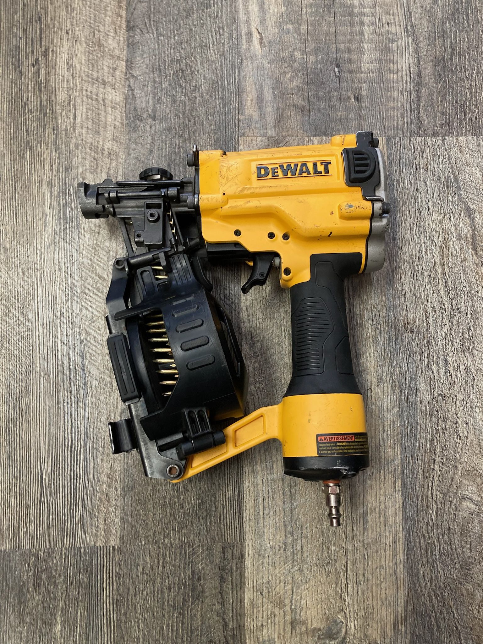 DEWALT DW45RN Pneumatic 15° Coil Roofing Nailer