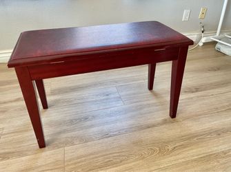 Beautiful Piano Chair in EXCELLENT condition