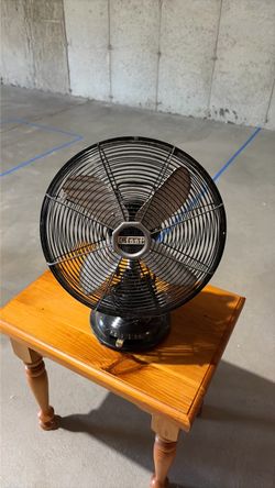 Cinni Black Desk Fan- Needs to be rewired.
