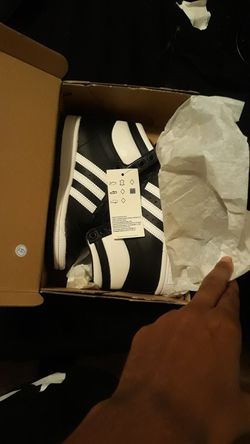 Adidas kid shoe size 11k