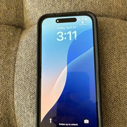 iPhone 15 256gb Unlocked + Otterbox Commuter Case