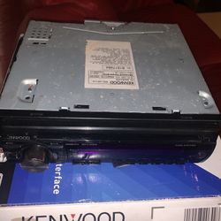 Kenwood KDC-MP142 CD Player In Dash Receiver