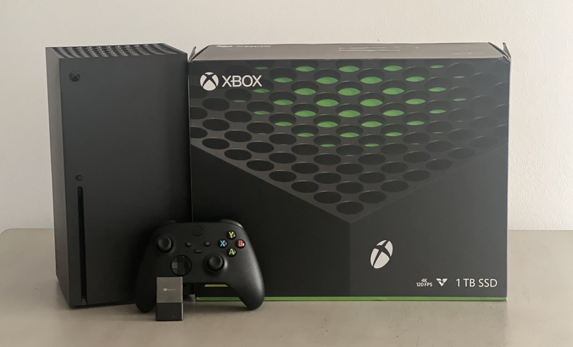 Microsoft Xbox Series X 1TB 1882 w/ Controller, Seagate 1TB