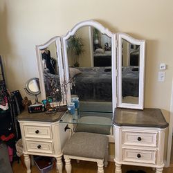 Vanity mirror and storage bench