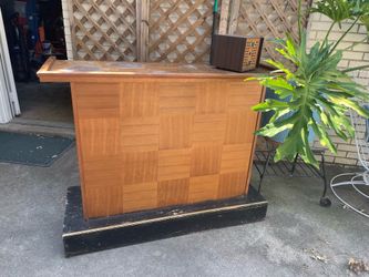 Vintage MCM Bar w/Built-in sound system