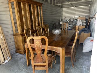 NEED SOLD ASAP ANTIQUE 2pc Hutch MATCHING dining Table Set!!