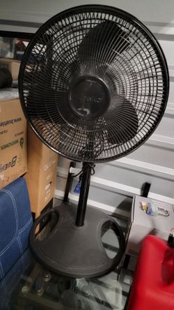 Lasko Pedestal fan