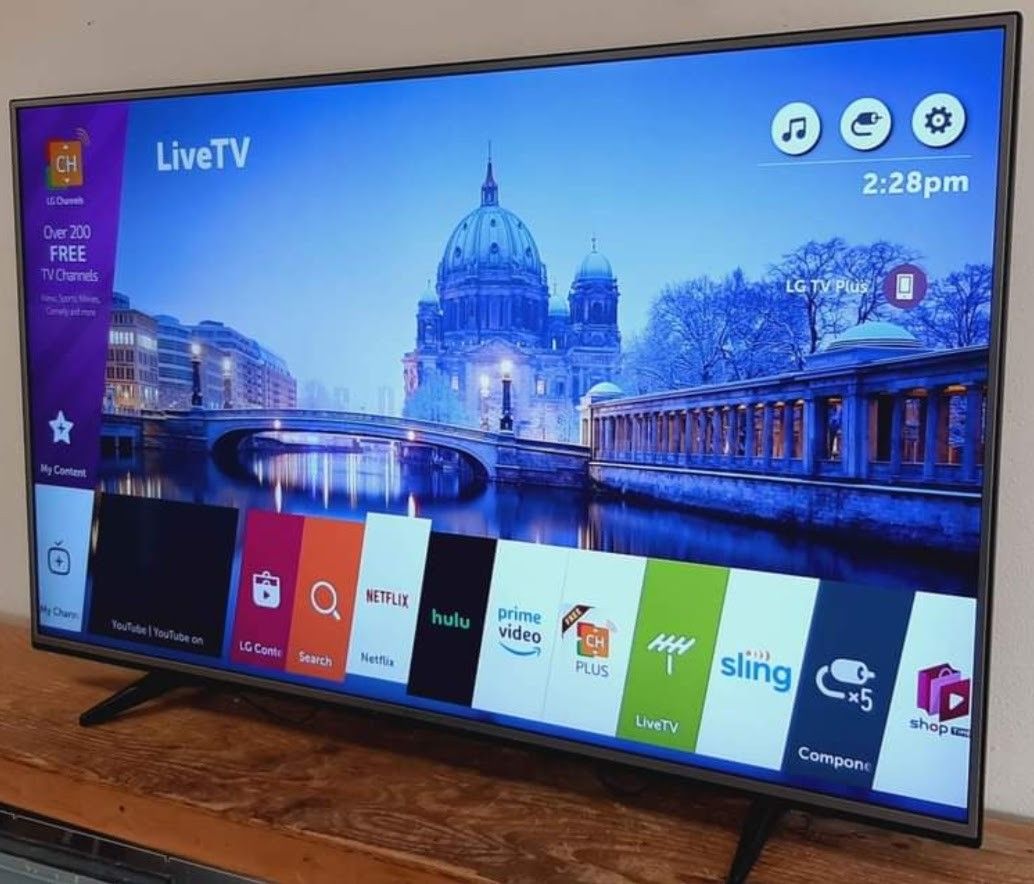 🟥SELLING MY SMART TV LG 60" 4K LED WEB'OS AI THINQ🟩 ( NEGOTIABLE ) 🟥 FREE DELIVERY🟪