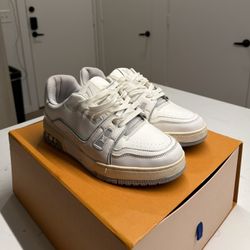 Louis Vuitton Trainer 'White 