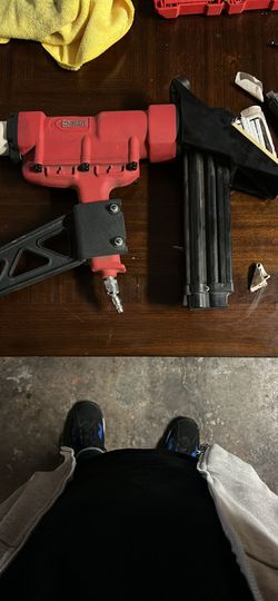 Norge nail stapler