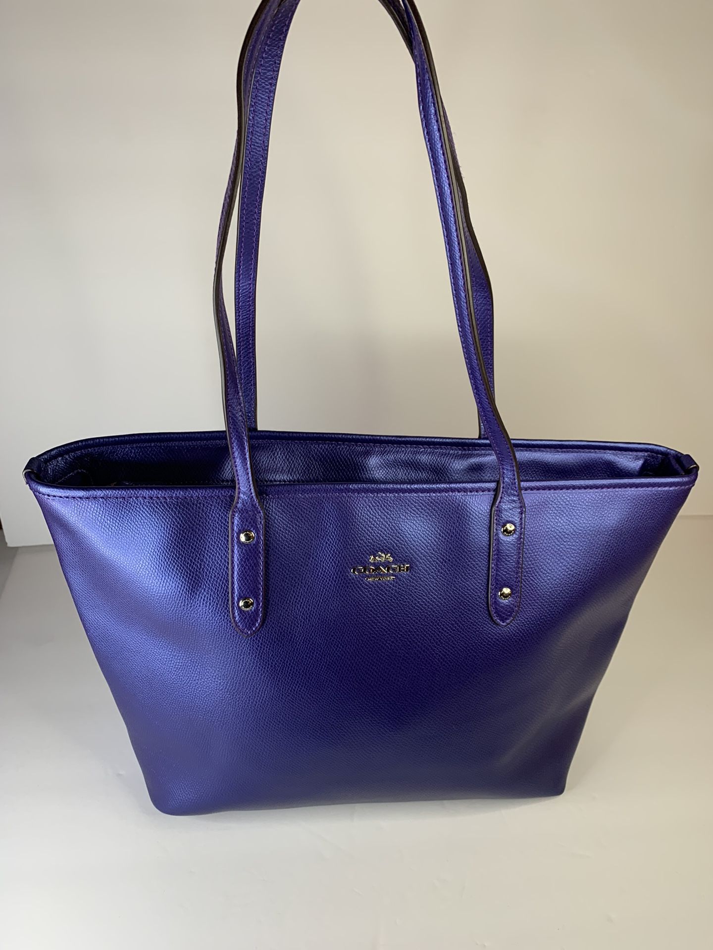 COACH PURPLE ULTRA VIOLET TOTE BAG with zipper for Sale in Farmers Branch,  TX - OfferUp