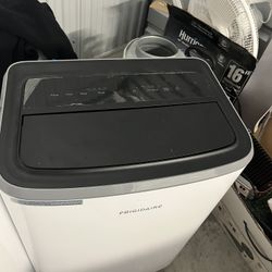 Air Conditioners And Dehumidifier 