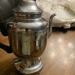 Old percolator coffee pot with inside. Ok shape.
