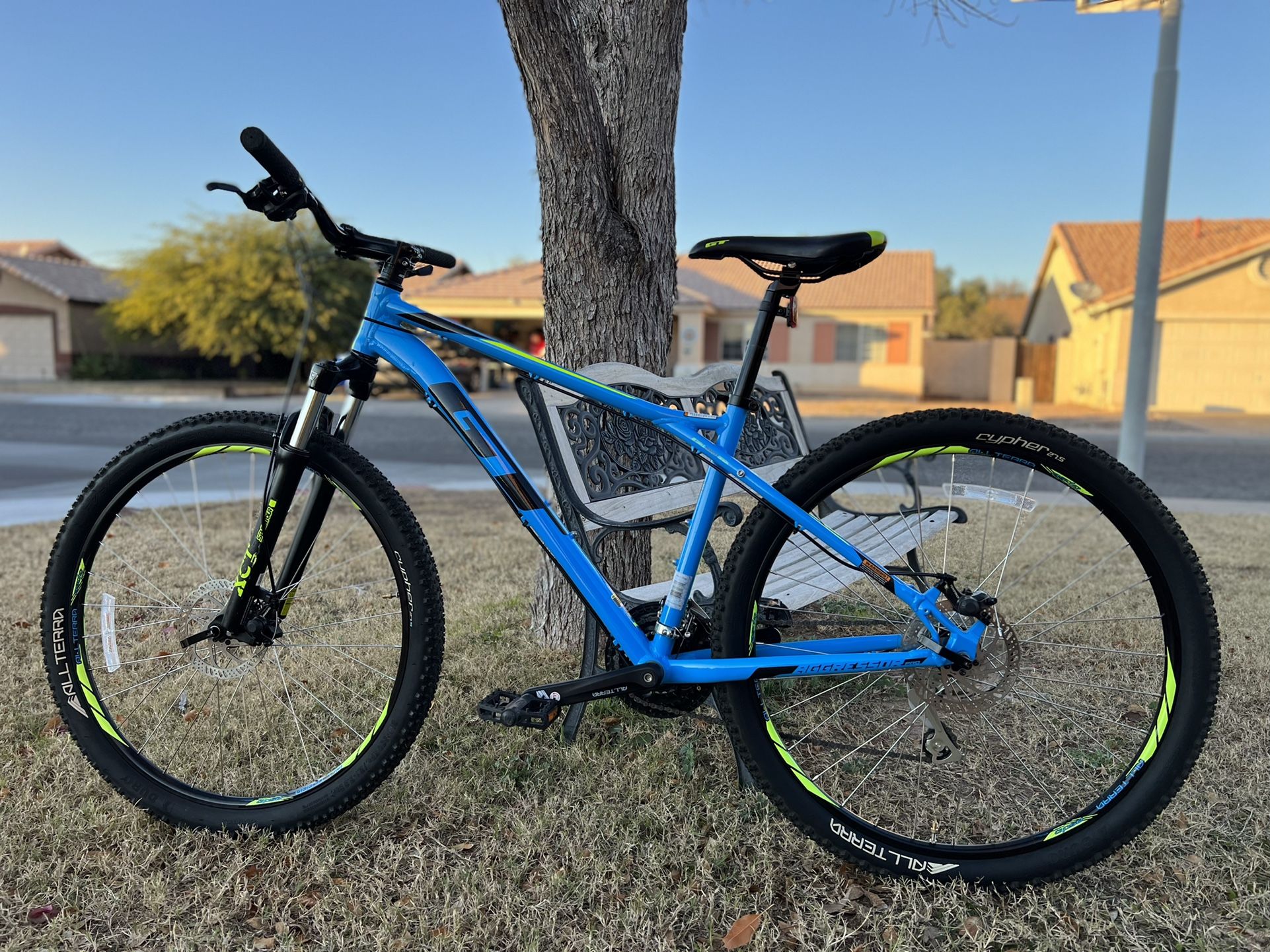 GT Aggressor Pro Mountain Bike for Sale in Phoenix AZ OfferUp