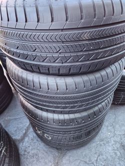 Selling (4) tires 255/50r20 Goodyear eagle sport