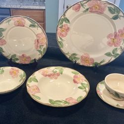 Franciscan Dessert Rose 6 Piece Setting And Serving Pieces
