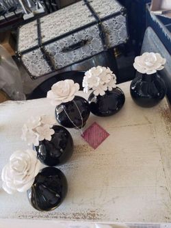 Set of 5 vase with flowers brand new