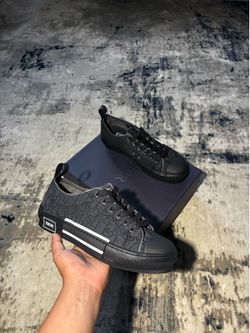 Black Diors