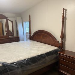 WYNWOOD KING 4-POSTER BEDROOM SET – COMPLETE – $1,995 obo 
