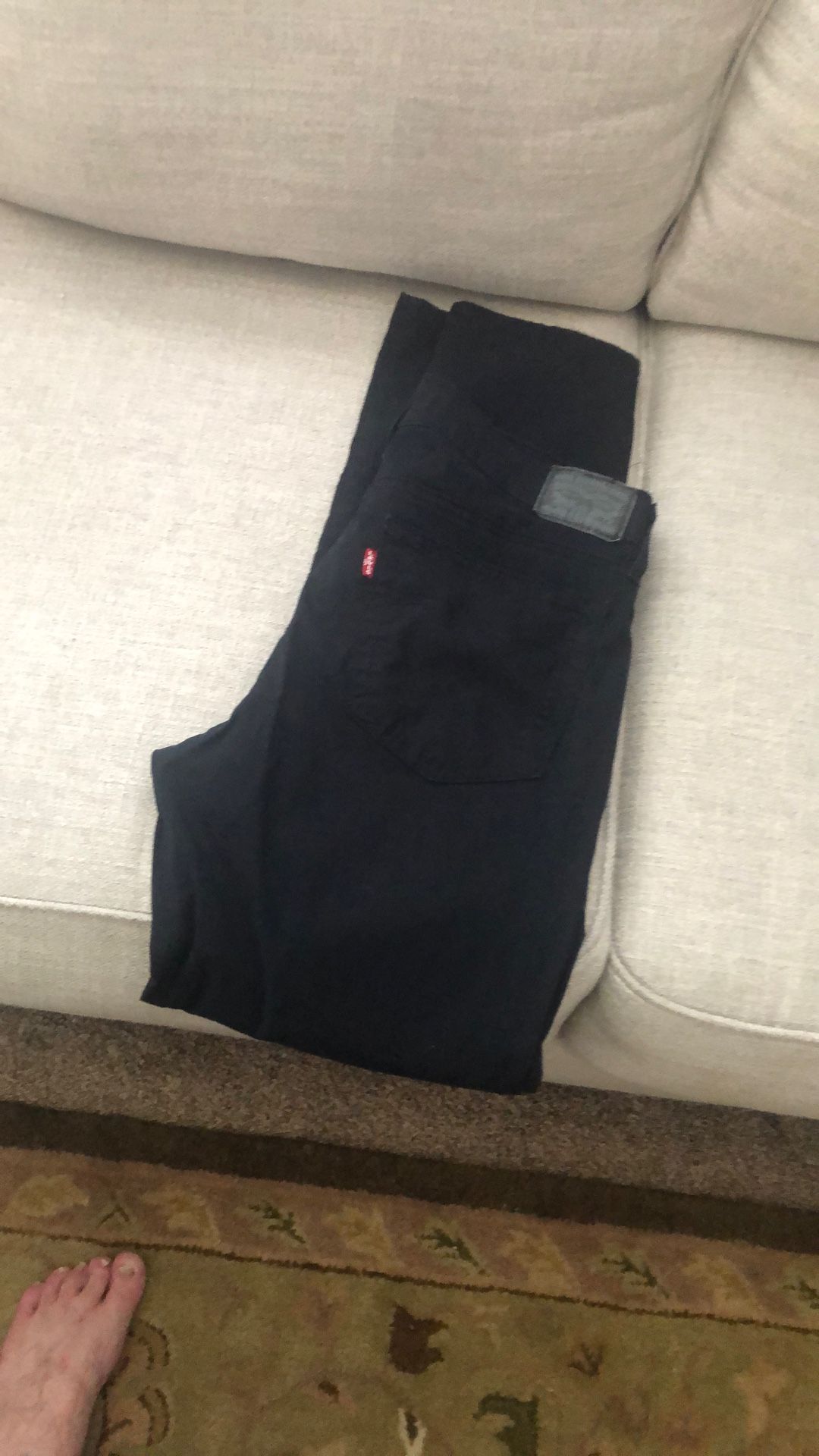 Blk Levi's Strait Leg Midrise Jeans