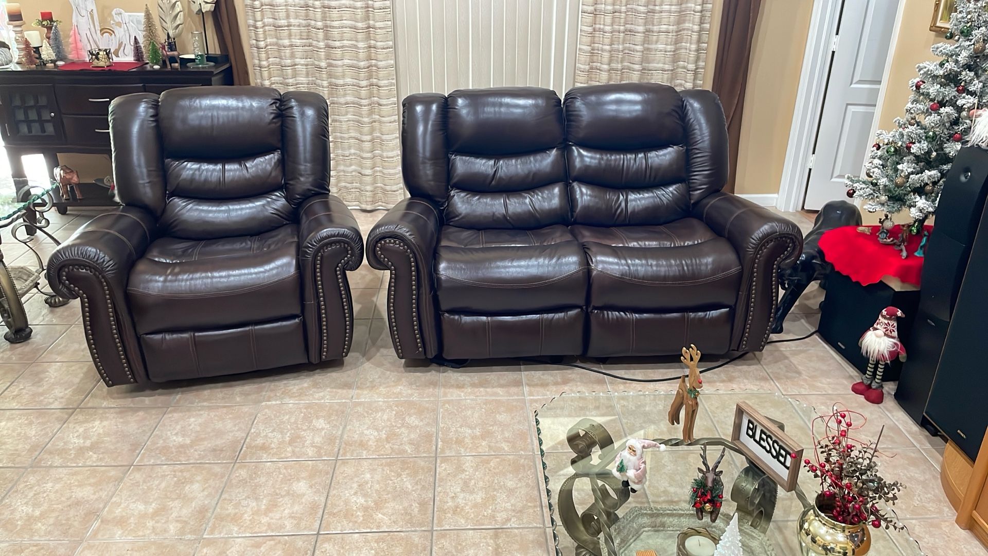 Brown Leather Reclining Love Seat And Reclining Chair 