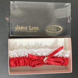 Vintage 1980’s Jamie Lynn Bridal Accessory Garter. 